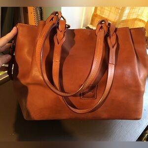 Dooney & Bourke Florentine Large Zip Barlow